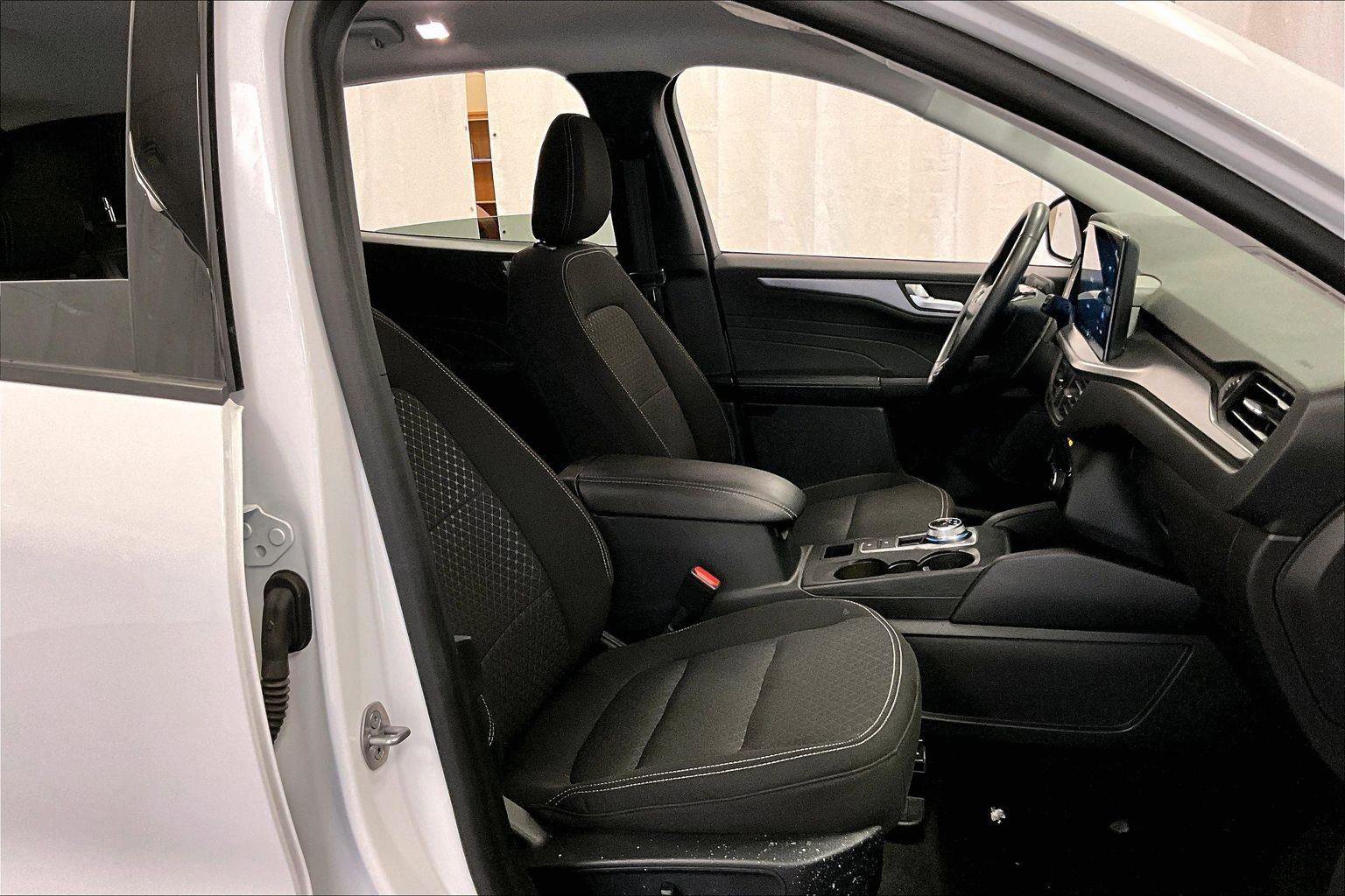 Certified 2024 Ford Escape Active w/ Tech Pack #2 image 7