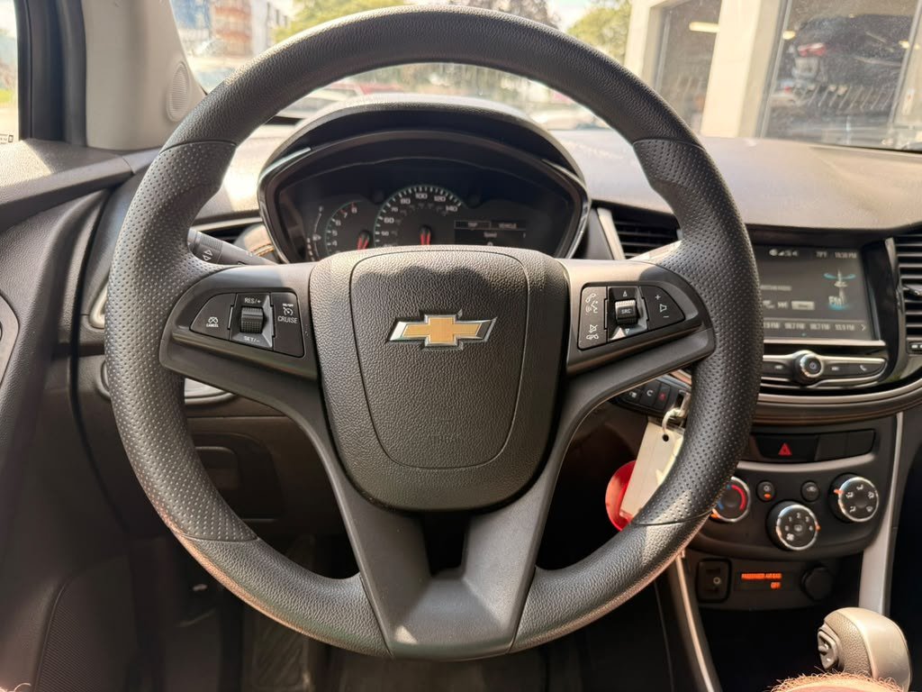 Used 2017 Chevrolet Trax LT AWD/4WD image 30
