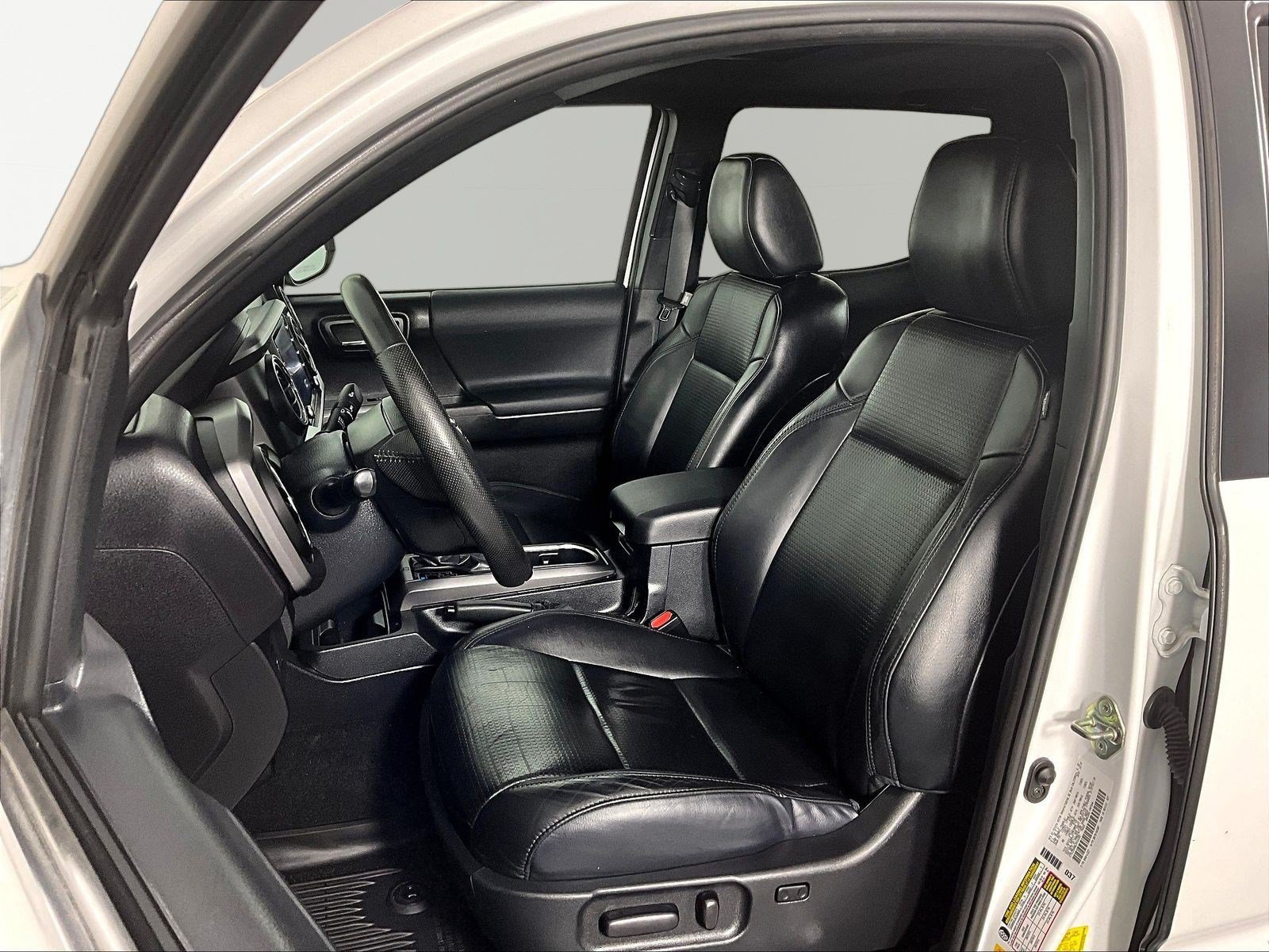 Used 2020 Toyota Tacoma TRD Off-Road w/ TRD Premium Off Road Package AWD/4WD image 22