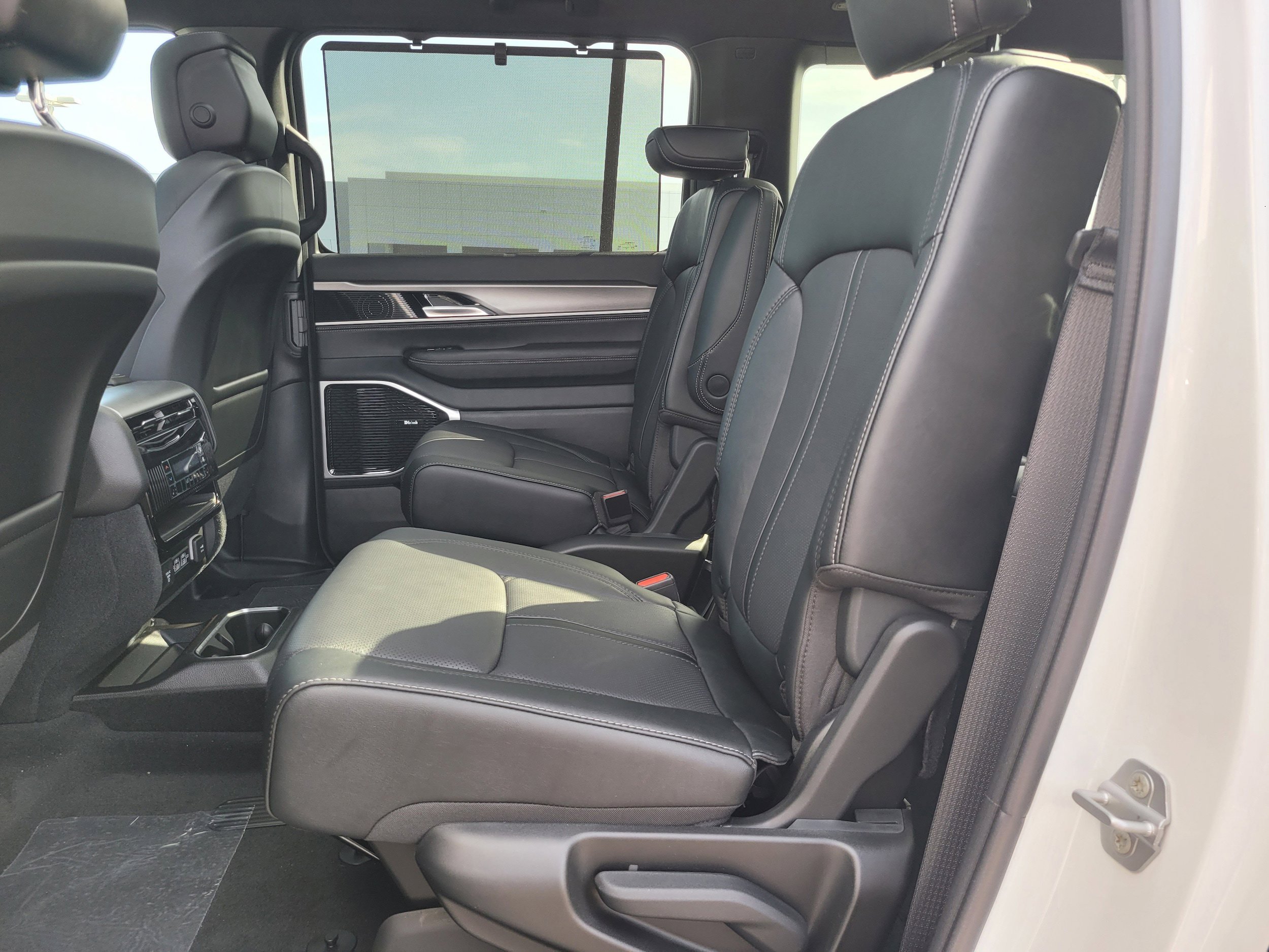 New 2026 Jeep Grand Wagoneer L Limited AWD/4WD image 11