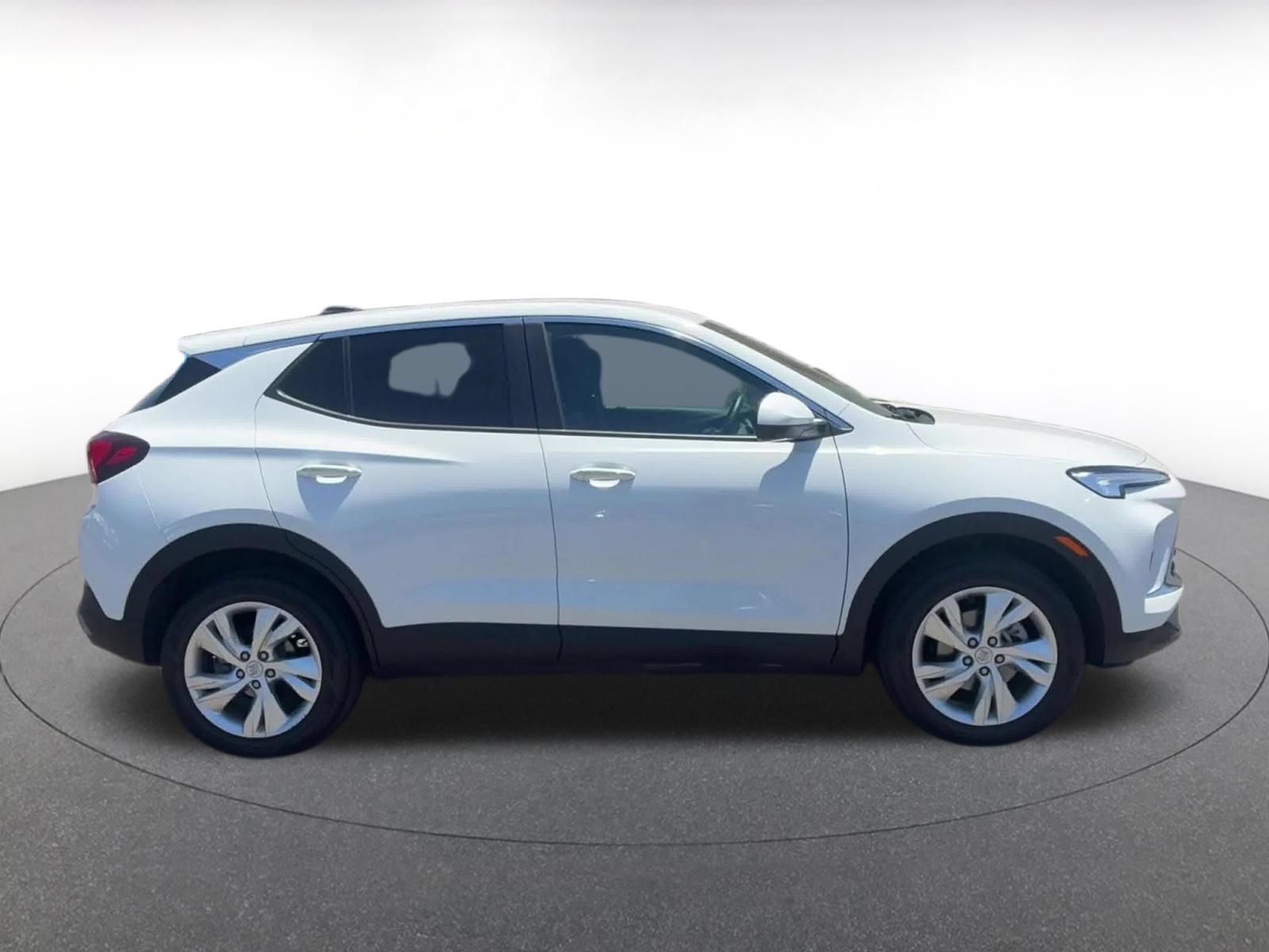 Used 2025 Buick Encore GX Preferred AWD/4WD image 15