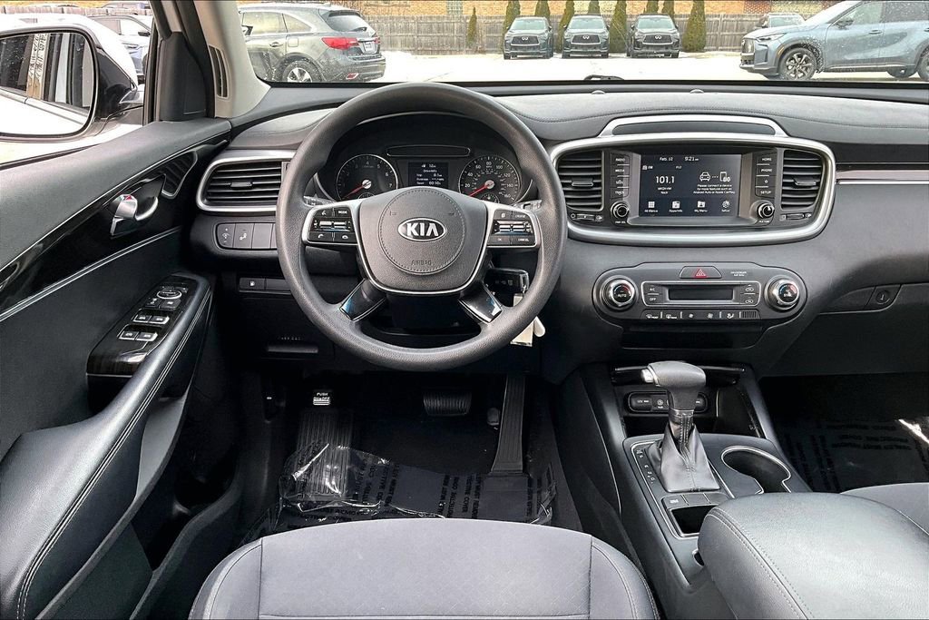 Used 2019 Kia Sorento LX image 17