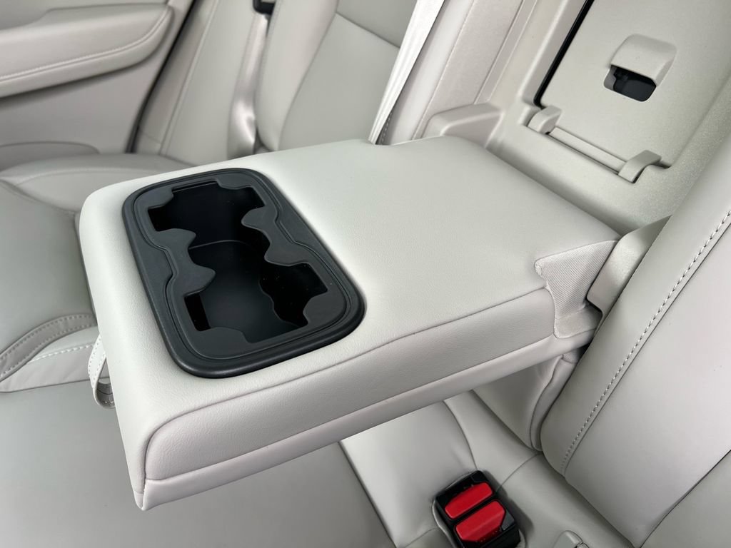 New 2027 Volvo XC60 B5 Ultra AWD/4WD image 23