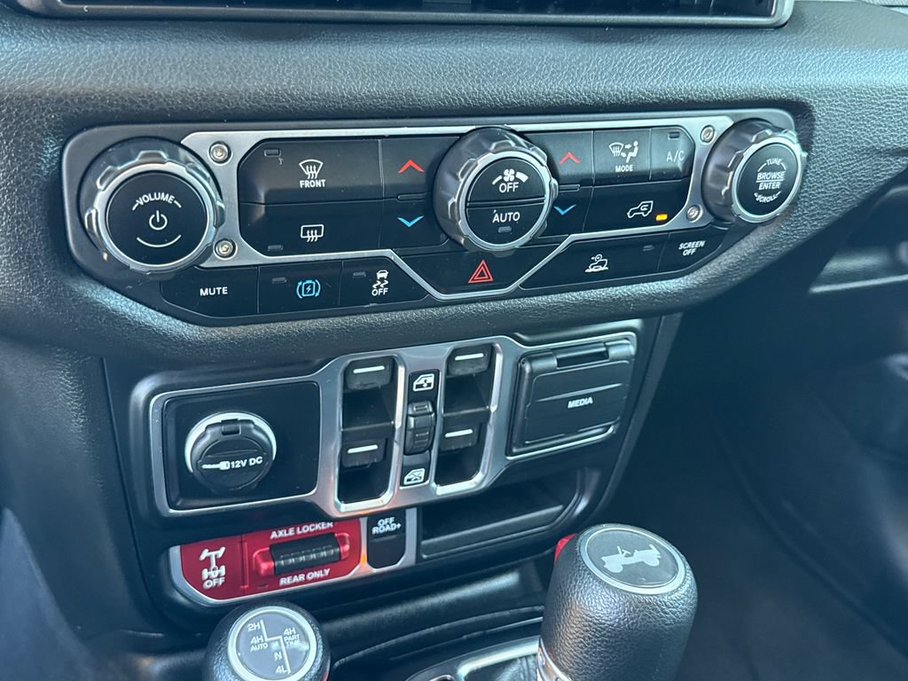 Certified 2024 Jeep Wrangler Unlimited AWD/4WD image 30