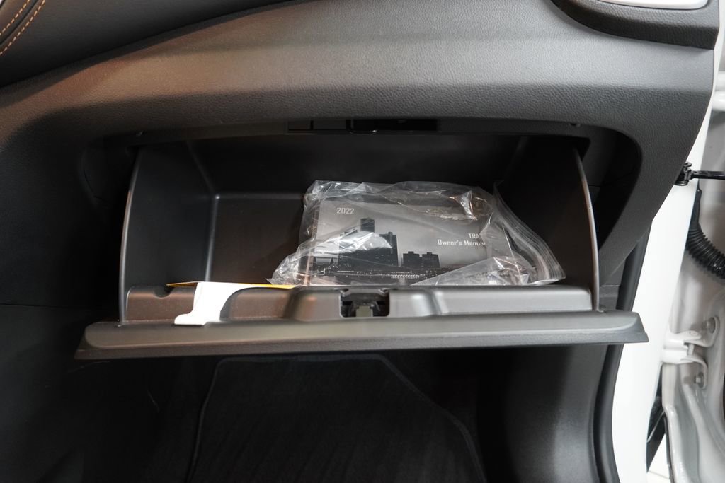 Used 2022 Chevrolet Trax LT w/ Sport Edition image 32