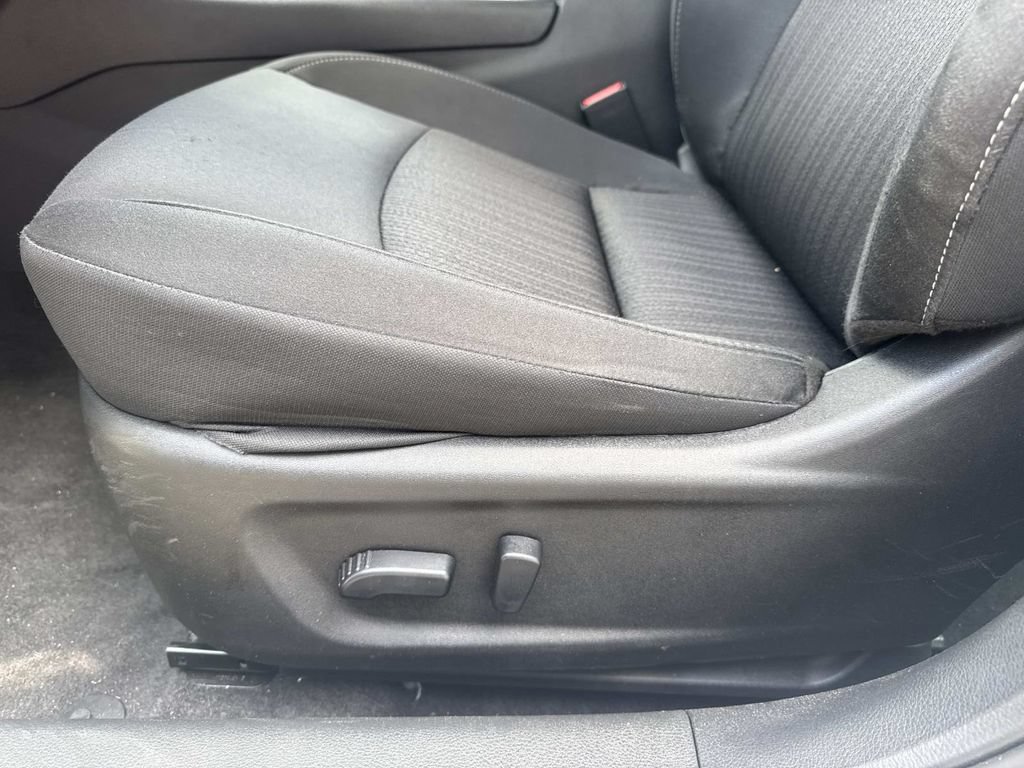 Used 2025 Nissan Altima 2.5 SV FWD image 29