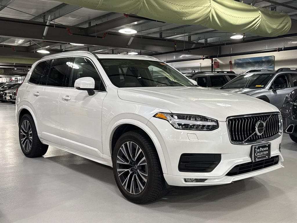 Used 2022 Volvo XC90 T5 Momentum w/ Climate Package