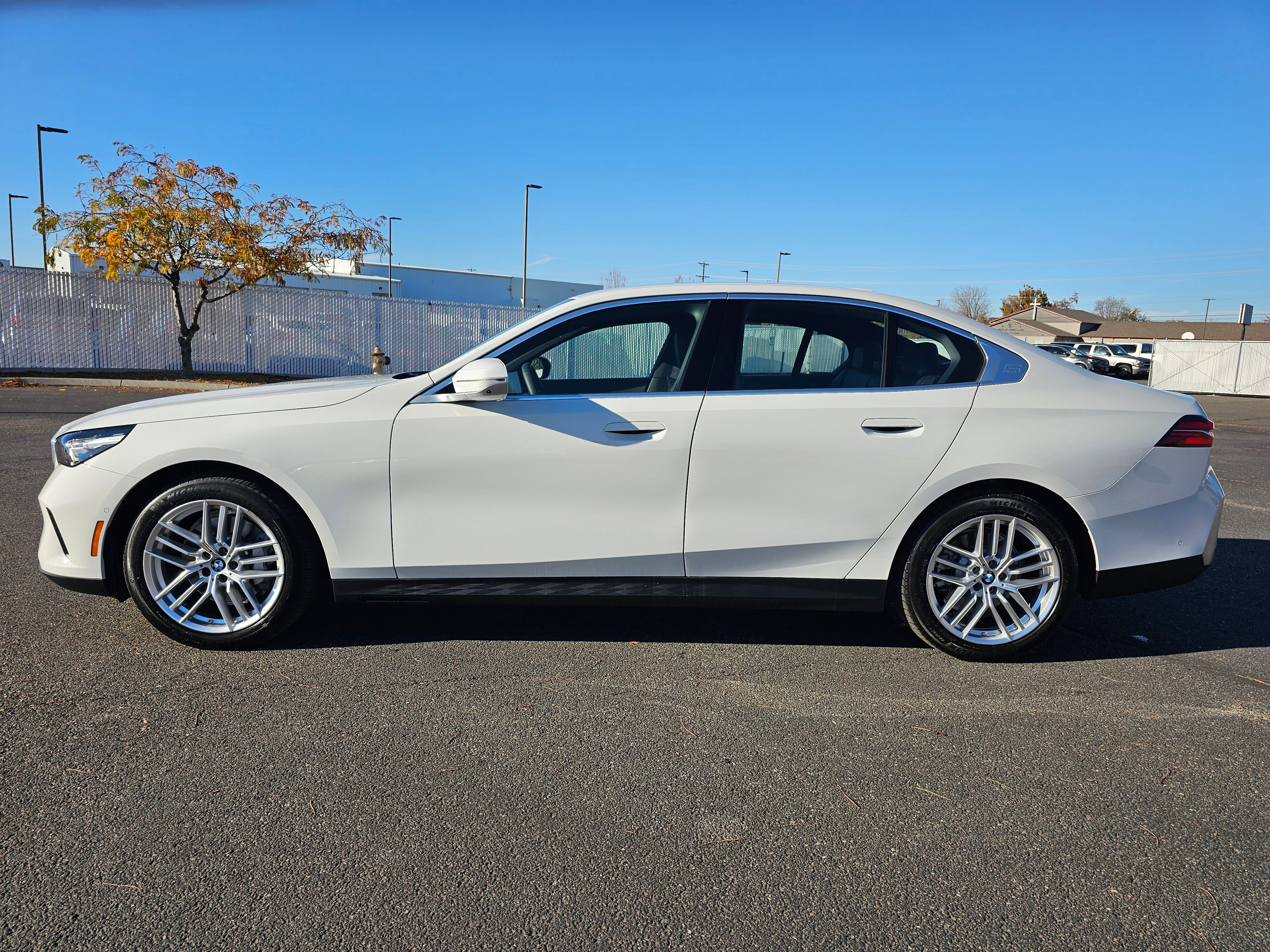 Certified 2025 BMW 530i xDrive w/ Premium Package image 3