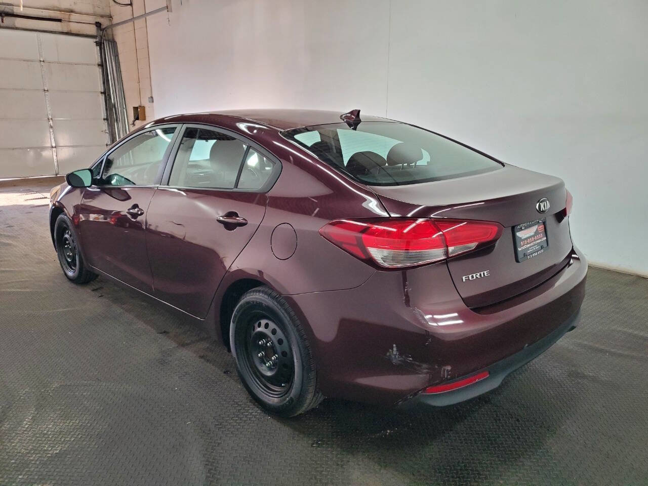 Used 2017 Kia Forte LX image 5
