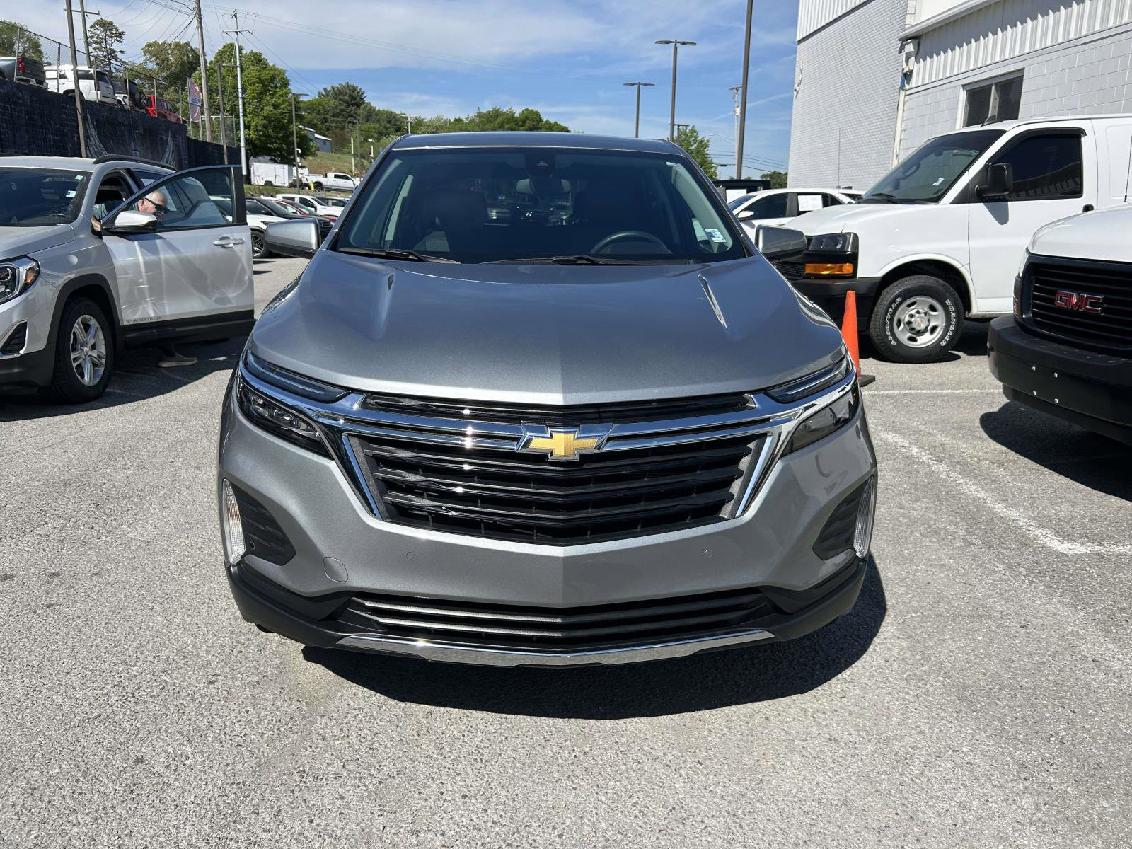 Used 2024 Chevrolet Equinox LT w/ LPO, Floor Liner Package FWD image 8