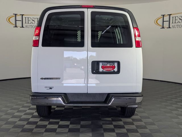 Used 2024 Chevrolet Express 2500 w/ Driver Convenience Package RWD image 6