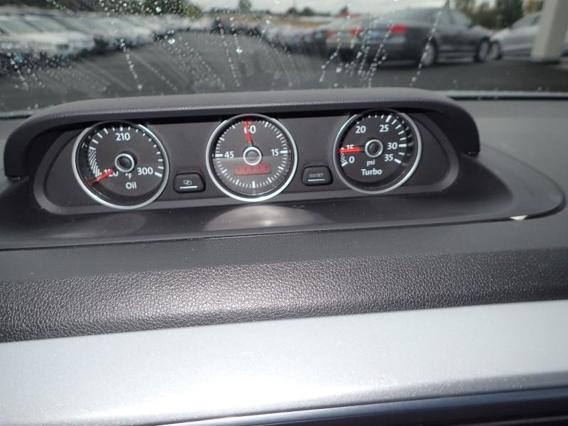 Used 2013 Volkswagen Beetle TDI FWD image 17