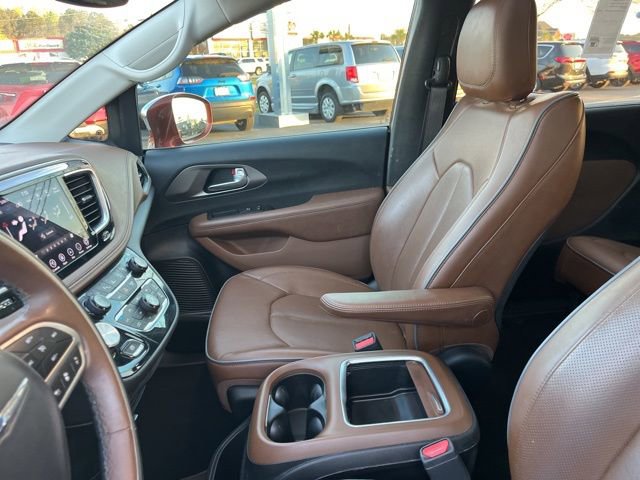 Used 2018 Chrysler Pacifica Limited w/ Tire & Wheel Group image 10