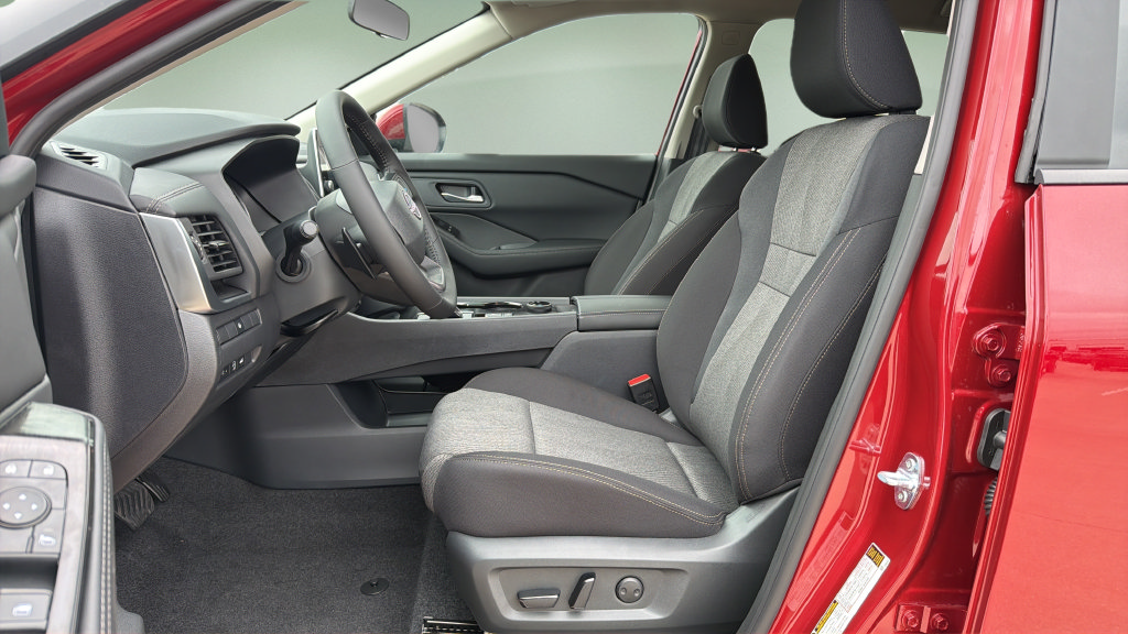 New 2026 Nissan Rogue SV w/ Cold Weather Package AWD/4WD image 18