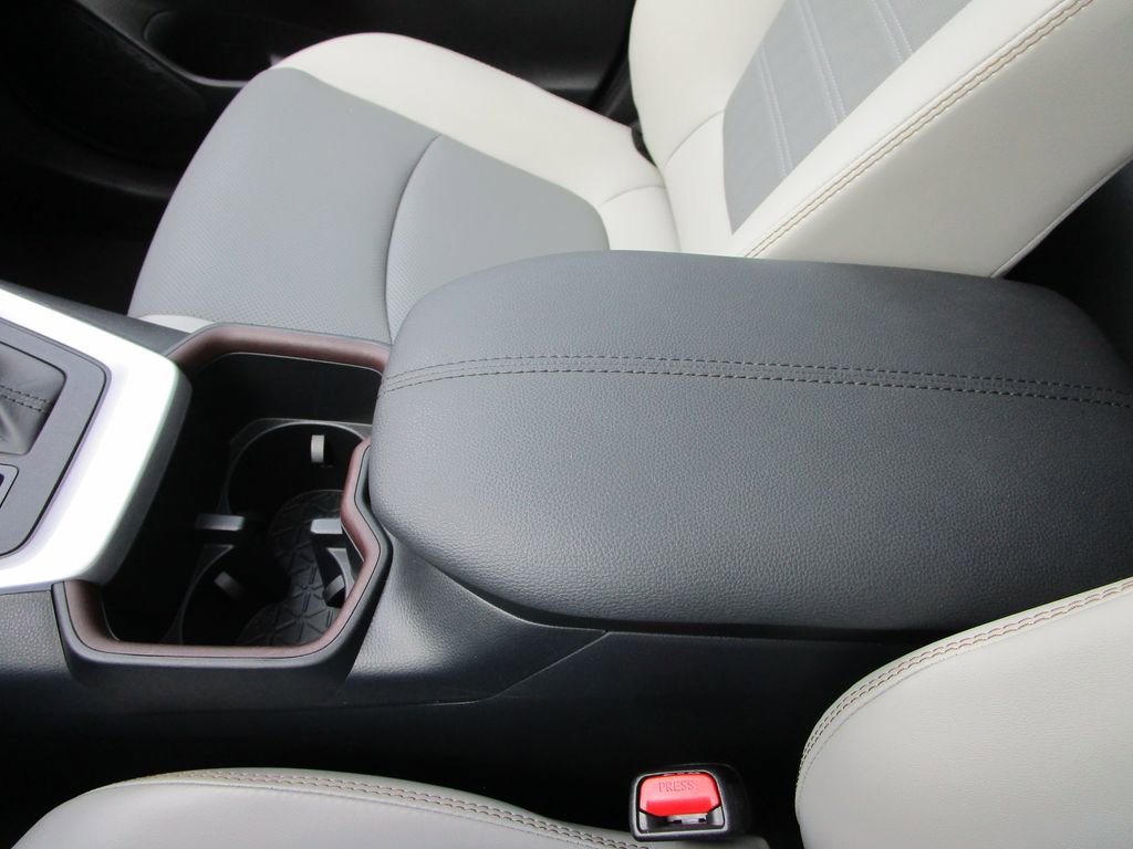 Used 2025 Toyota RAV4 Limited image 33