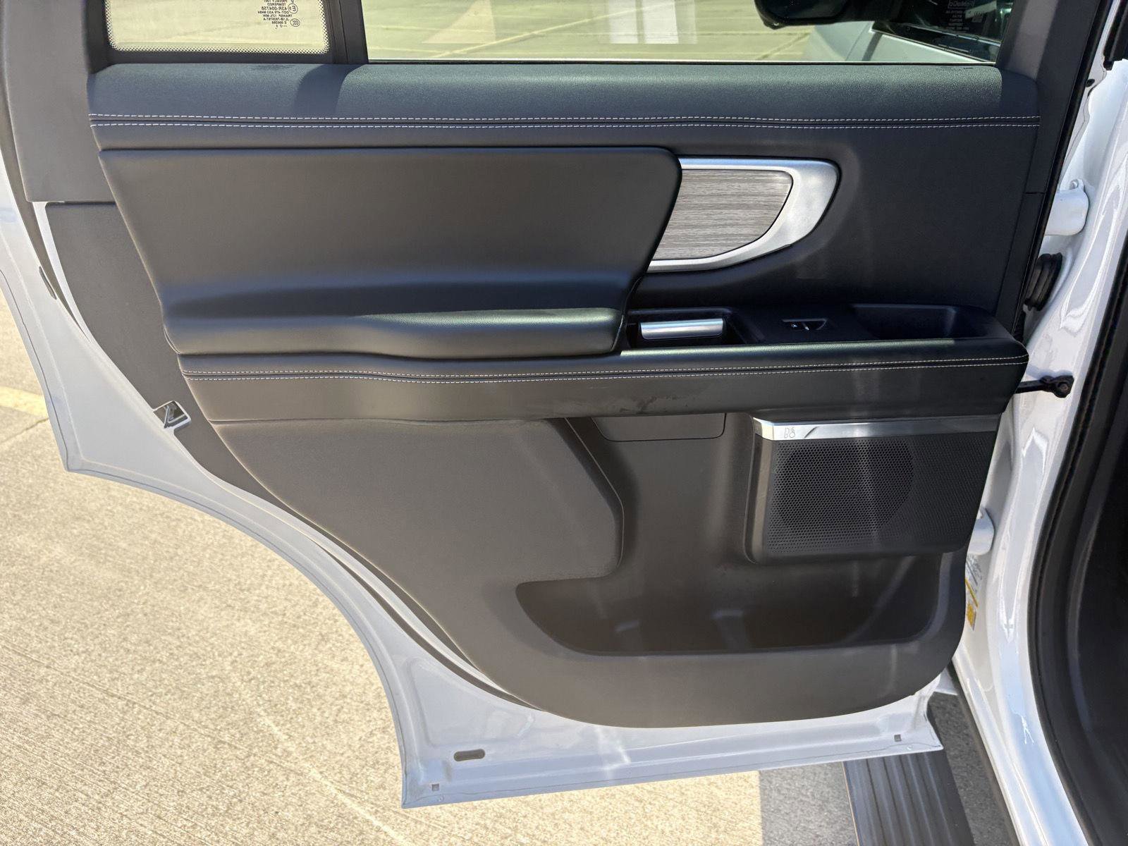 Used 2025 Ford Expedition Platinum AWD/4WD image 13