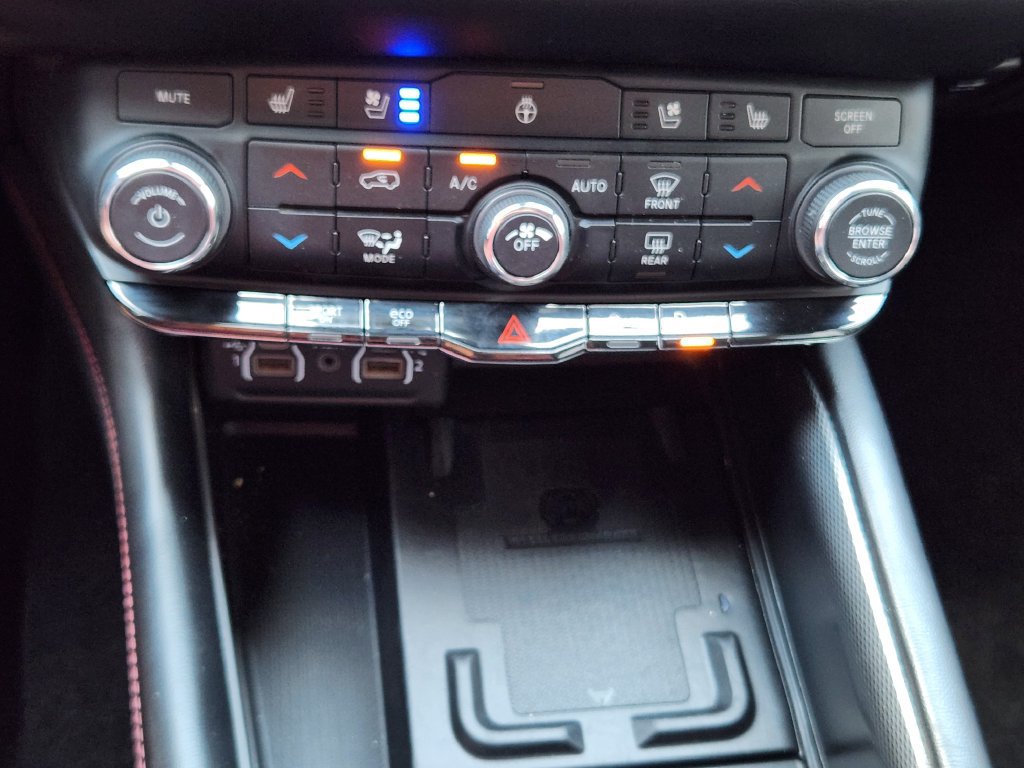 Used 2021 Dodge Durango R/T w/ Blacktop Package AWD/4WD image 22