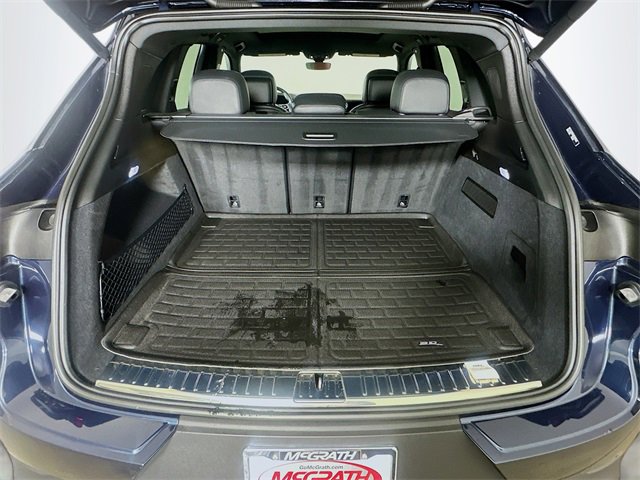 Used 2024 Porsche Cayenne w/ Sport Chrono Package image 36