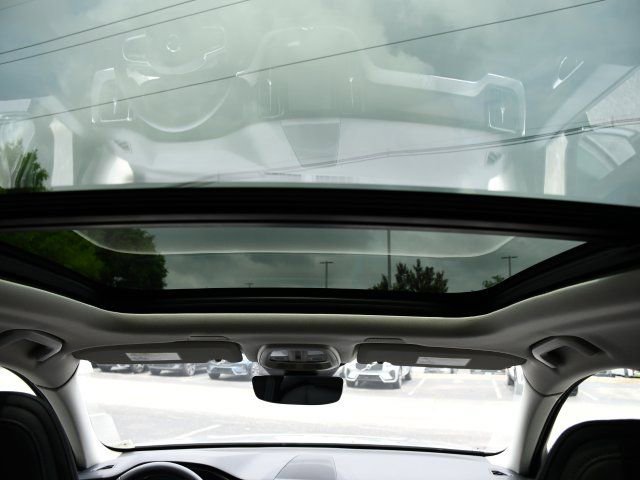 Certified 2025 Volvo XC60 B5 Plus AWD/4WD image 22