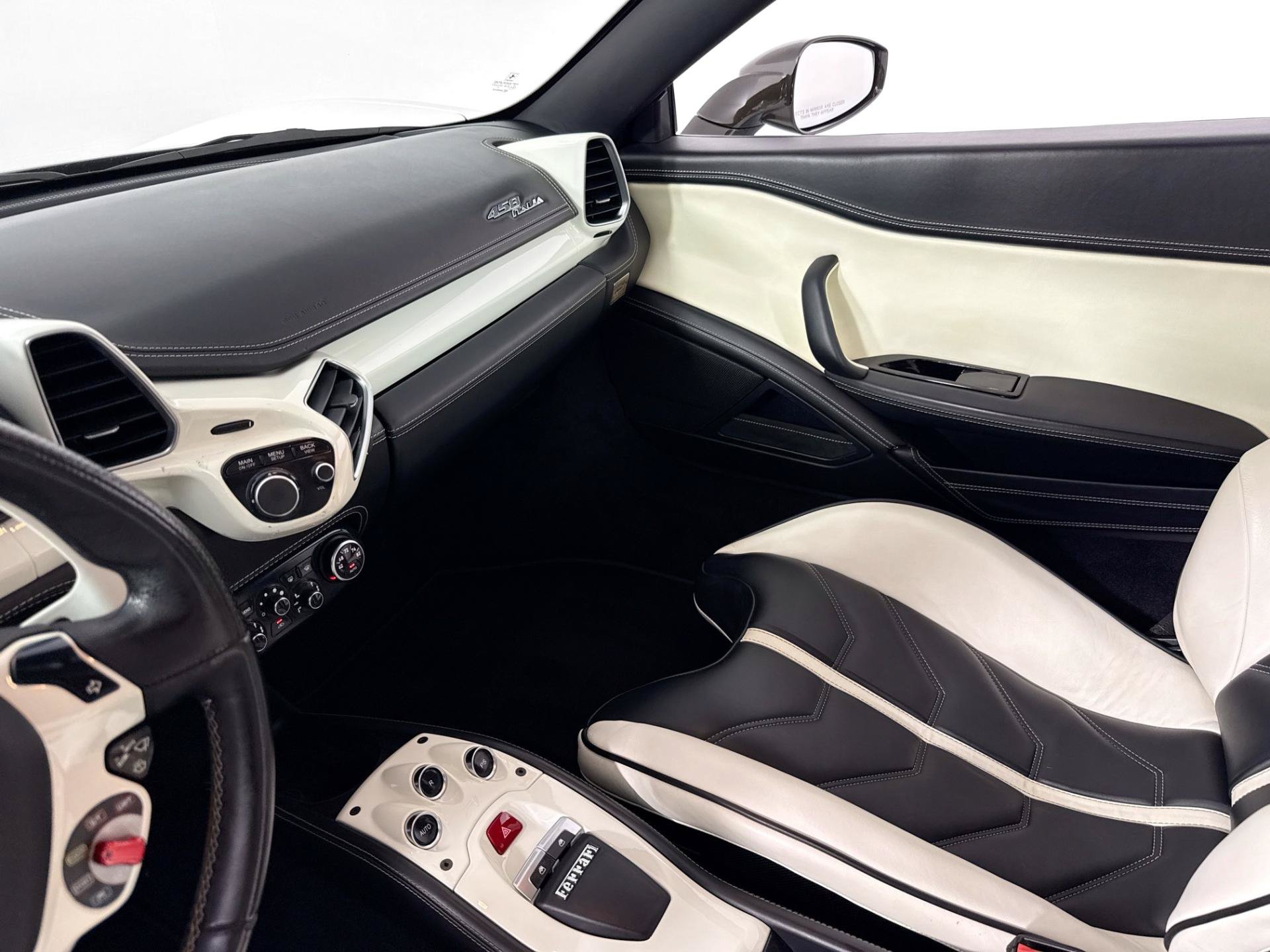 Used 2010 Ferrari 458 Italia Coupe RWD image 20