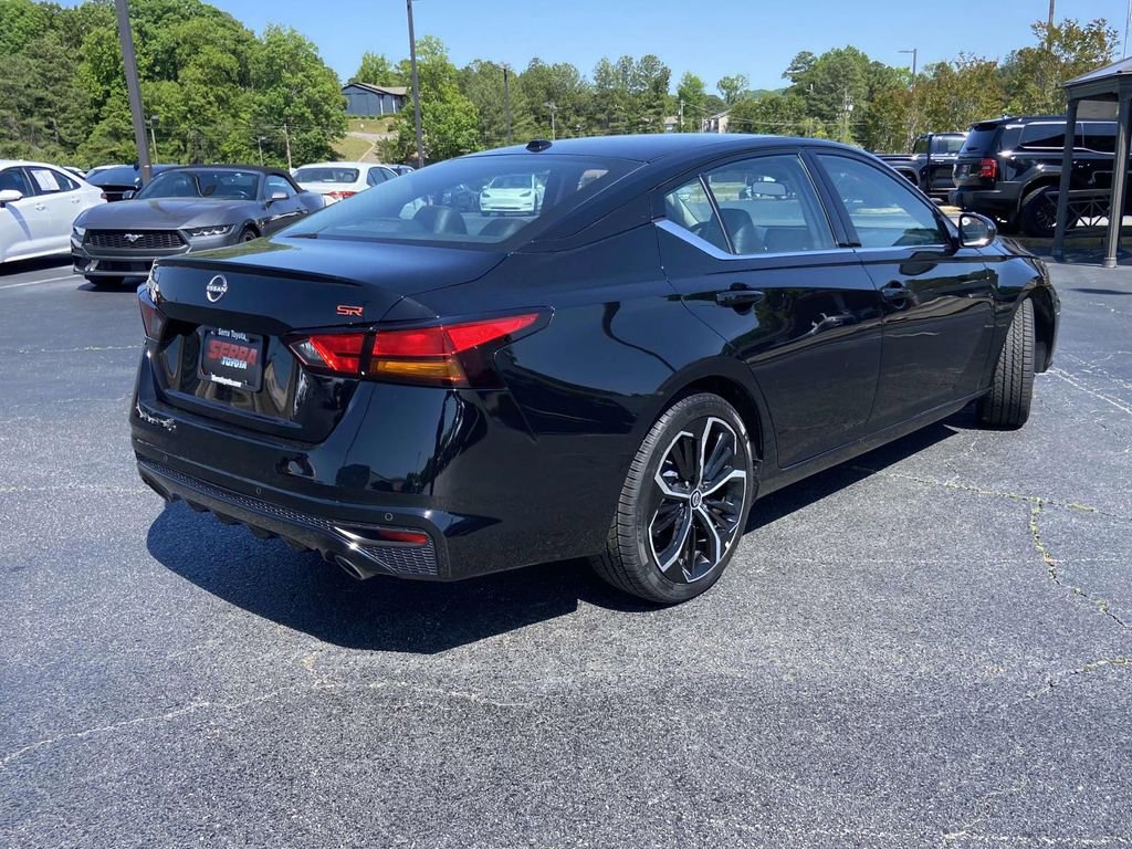 Used 2024 Nissan Altima 2.5 SR FWD image 3