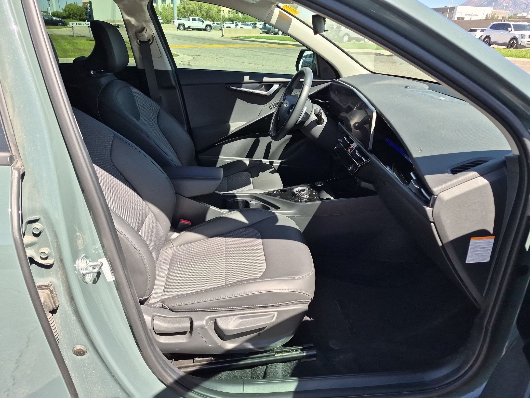 Used 2023 Kia Niro Wind w/ Wind Preserve Package FWD image 28