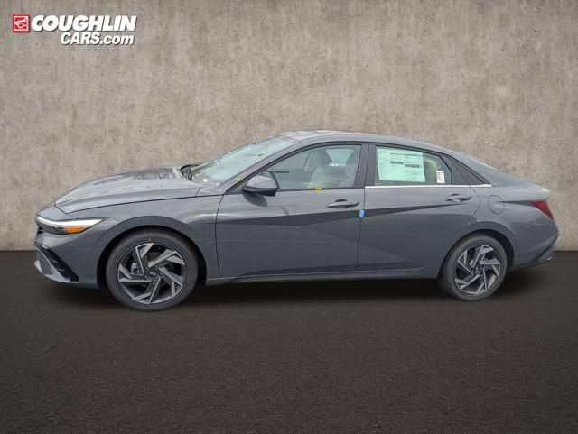 New 2026 Hyundai Elantra Limited w/ Cargo Package FWD image 5