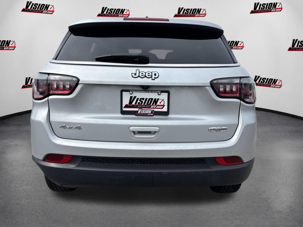Used 2024 Jeep Compass Latitude AWD/4WD image 6