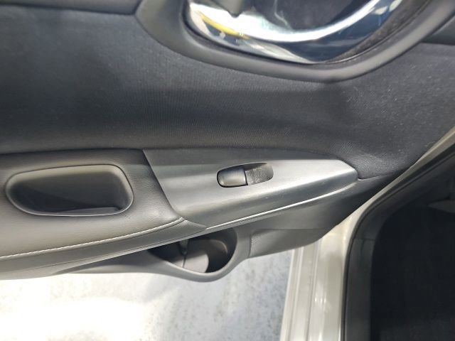 Used 2016 Nissan Sentra S FWD image 18