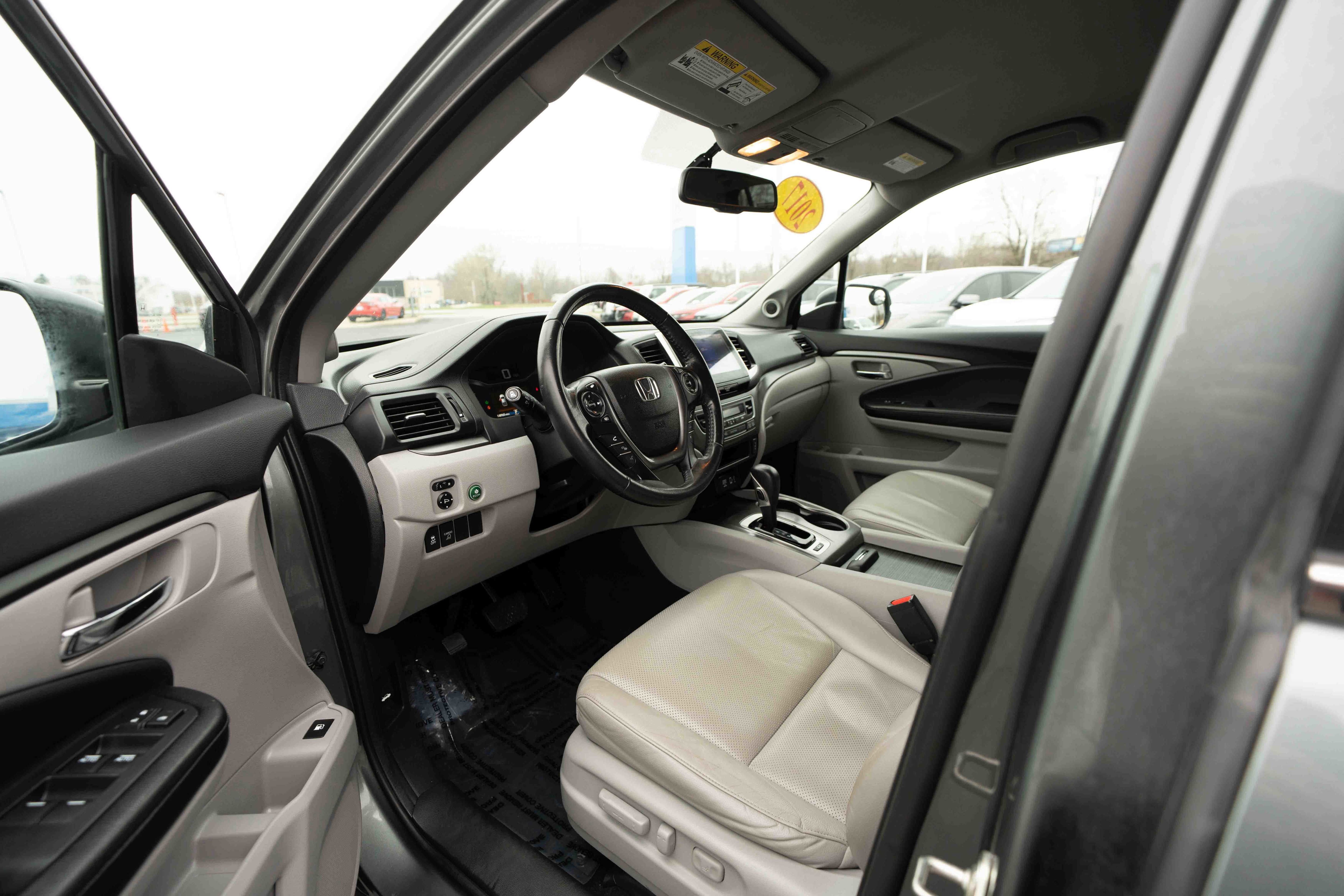 Used 2017 Honda Ridgeline RTL-T image 8