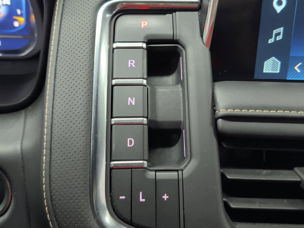 Used 2023 Chevrolet Tahoe Premier AWD/4WD image 20