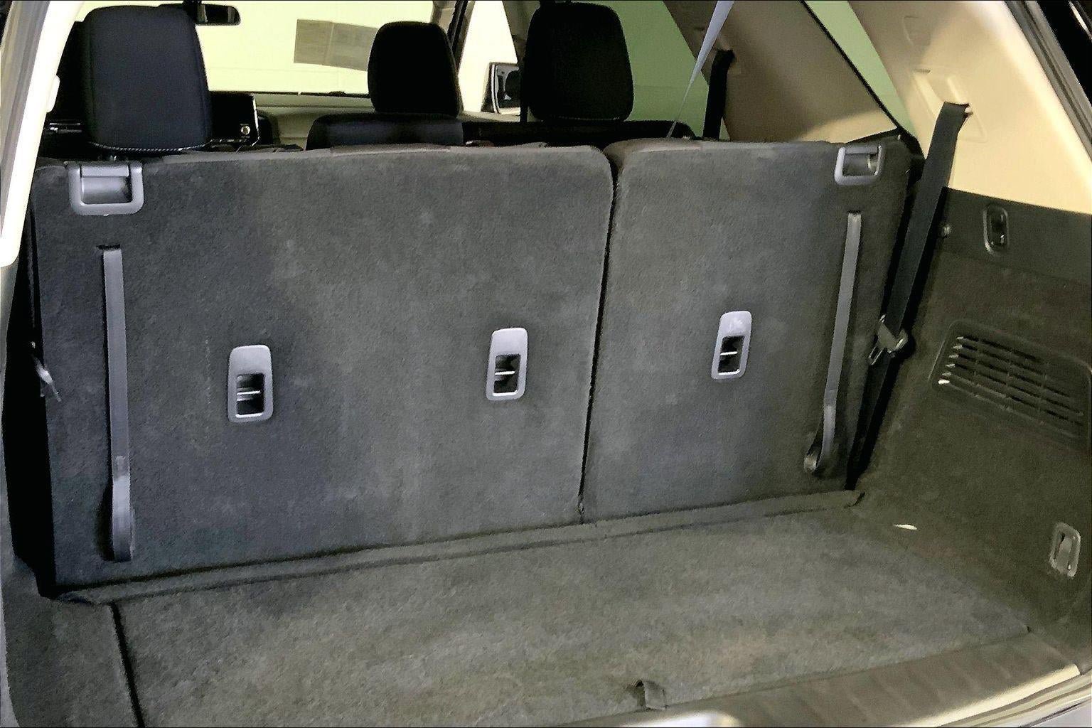 Used 2025 Nissan Pathfinder SV AWD/4WD image 30