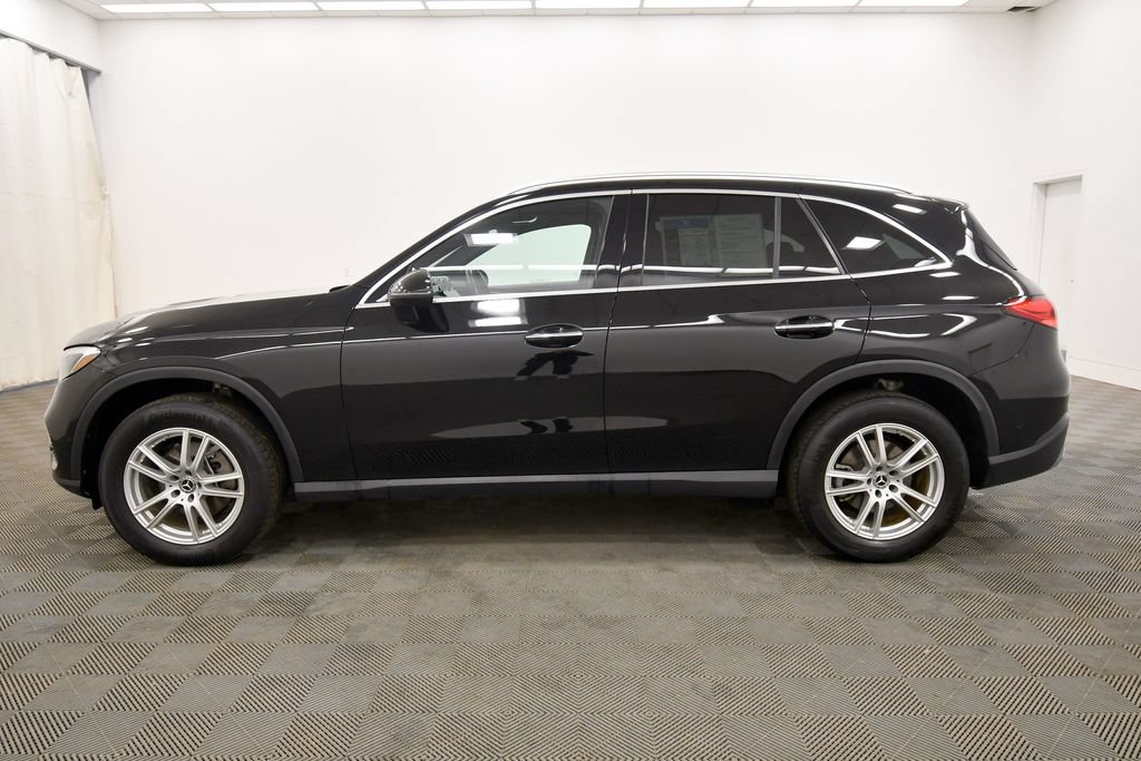 Used 2023 Mercedes-Benz GLC 300 4MATIC image 4