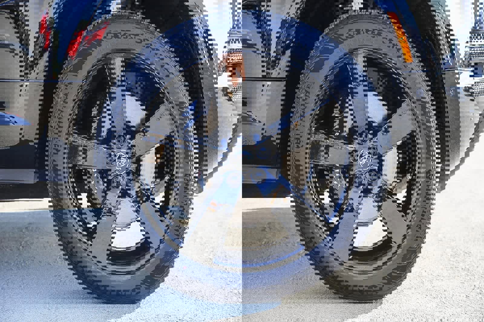 New 2025 Land Rover Defender 130 V8 image 9