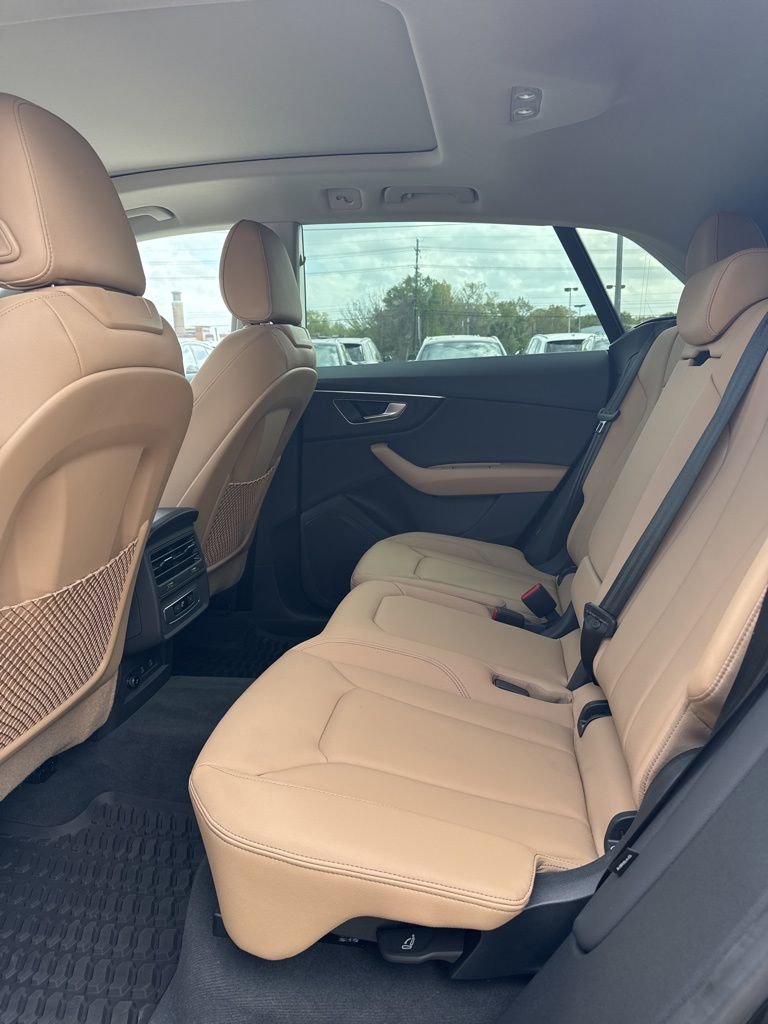 Used 2025 Audi Q8 Premium w/ Convenience Package image 9