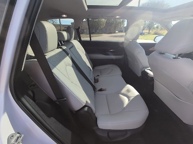 Used 2026 Toyota Grand Highlander AWD image 5