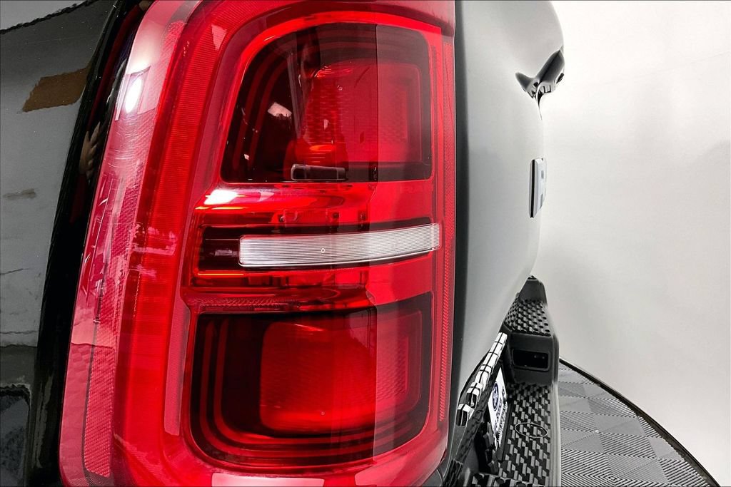 Used 2025 RAM 1500 Limited AWD/4WD image 29
