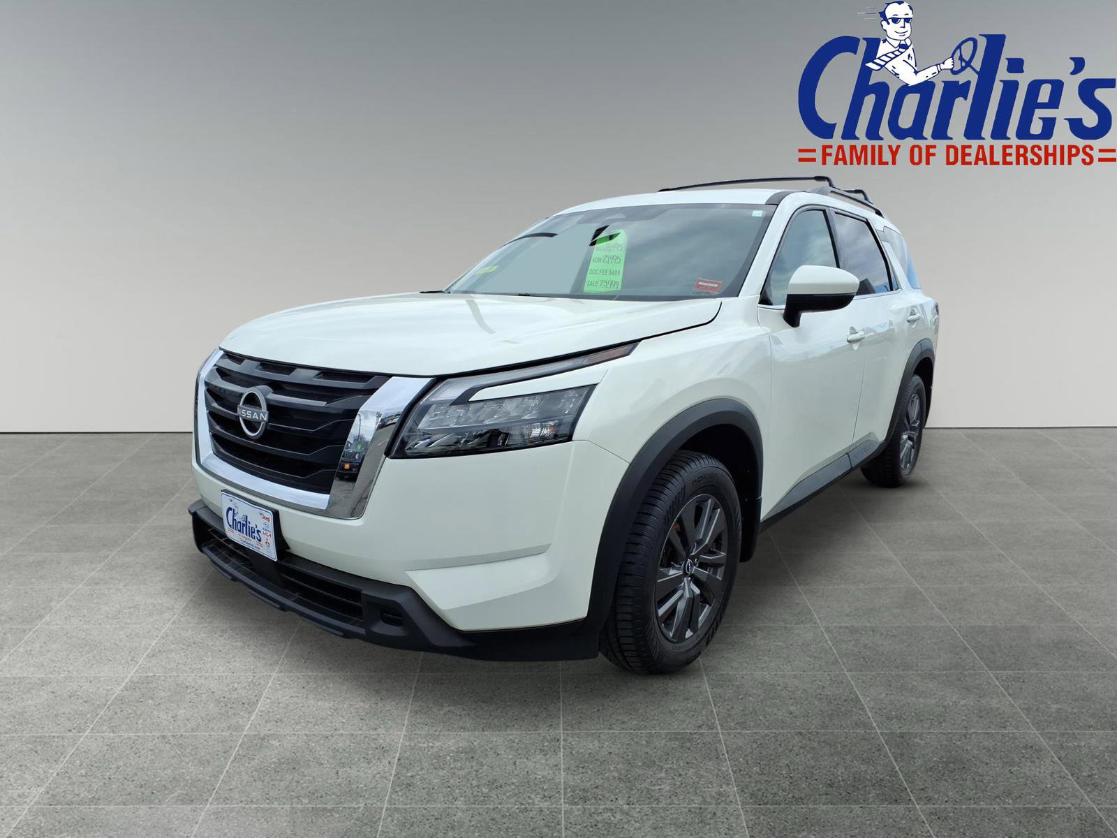 Used 2023 Nissan Pathfinder SV w/ SV Black Package AWD/4WD image 1