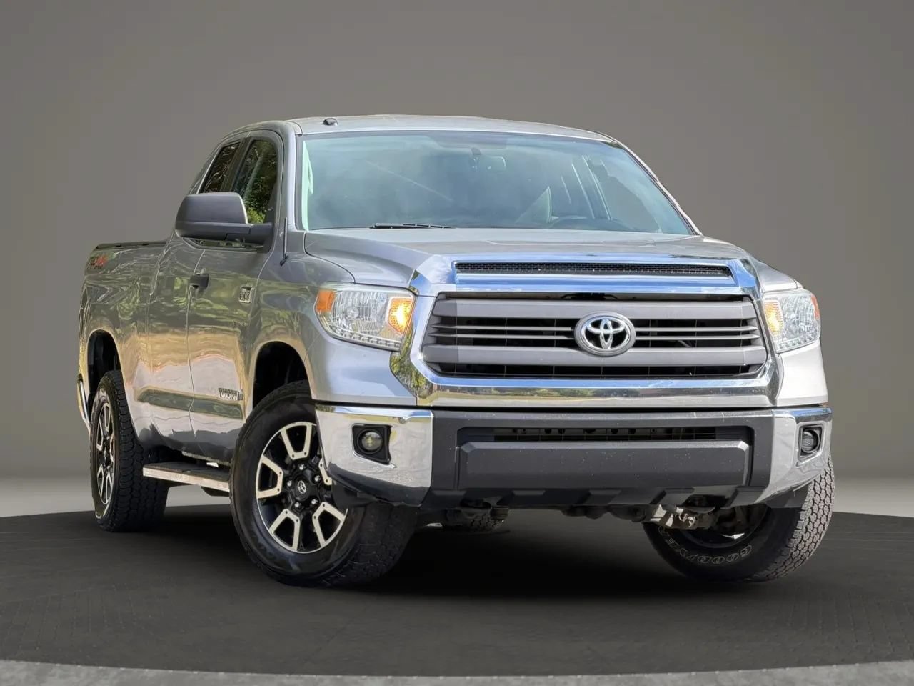 Used 2014 Toyota Tundra SR5 w/ TRD Off Road Package AWD/4WD image 3