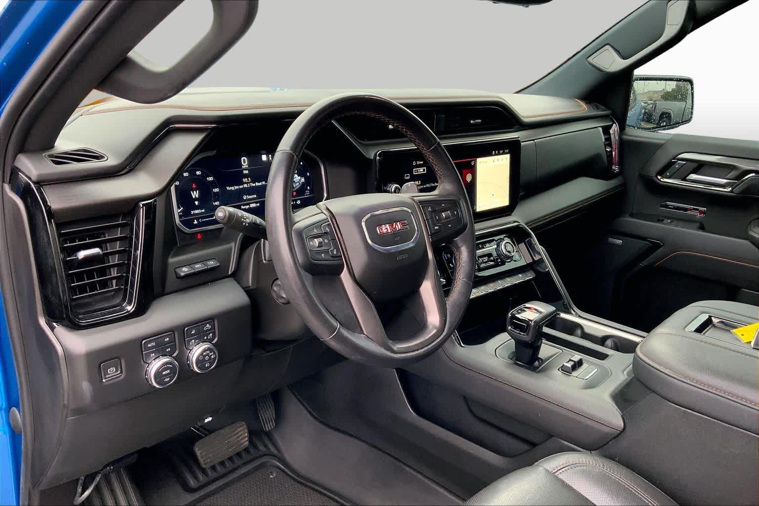 Used 2022 GMC Sierra 1500 AT4 w/ AT4 Premium Package AWD/4WD image 17