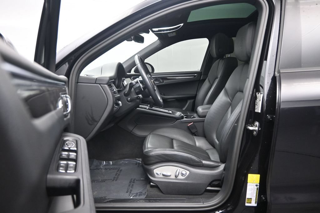 Used 2022 Porsche Macan AWD/4WD image 21