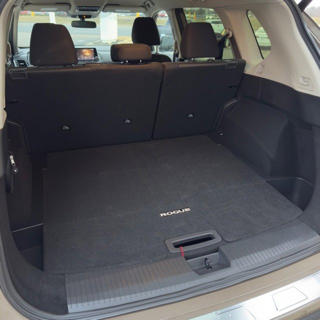 Used 2024 Nissan Rogue SV image 13