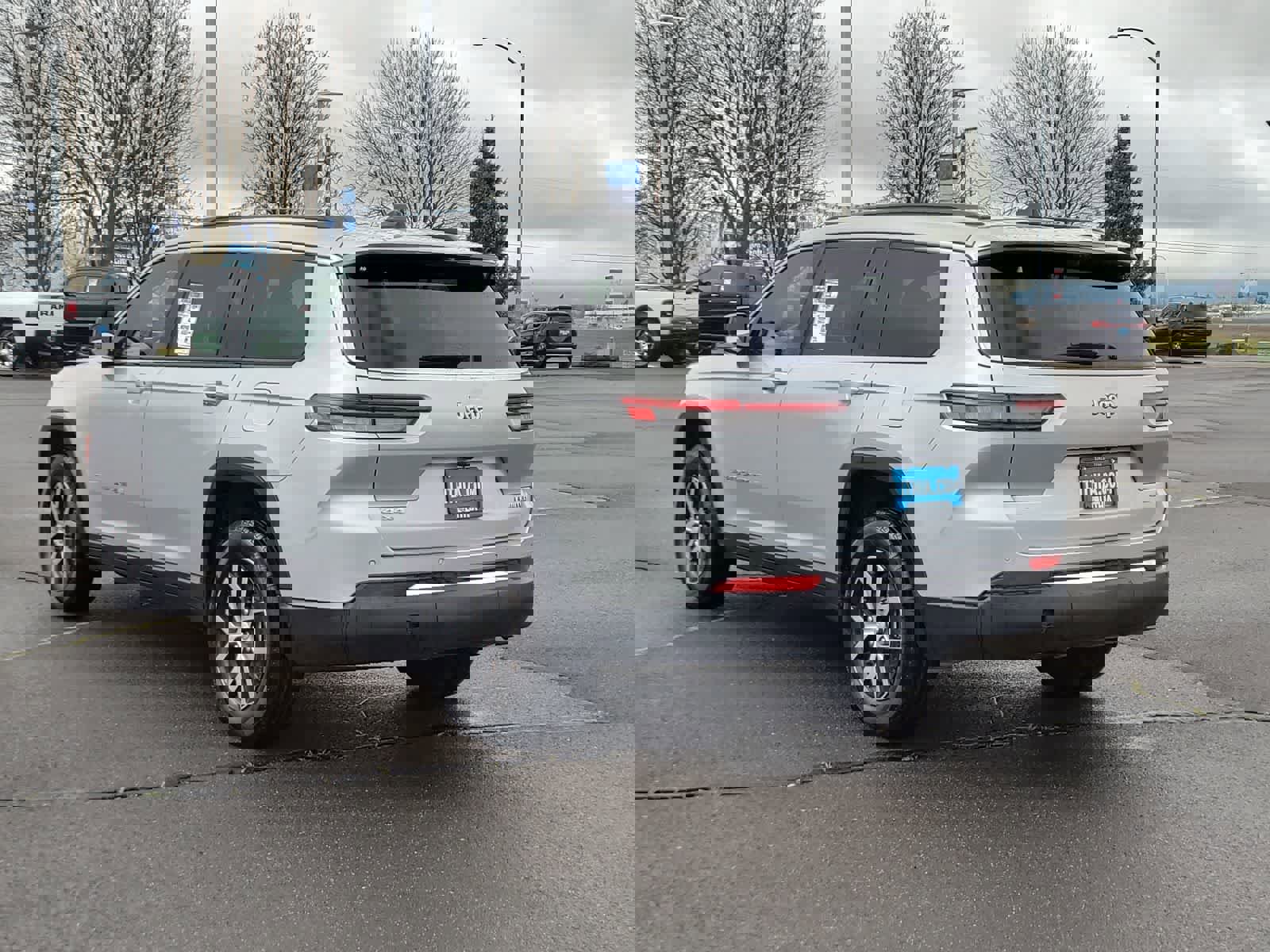 Used 2024 Jeep Grand Cherokee L Limited w/ Luxury Tech Group II image 12