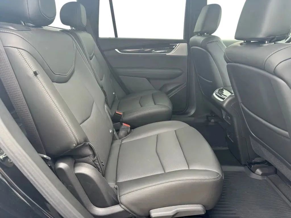 Used 2024 Cadillac XT6 Premium Luxury w/ Technology Package image 17