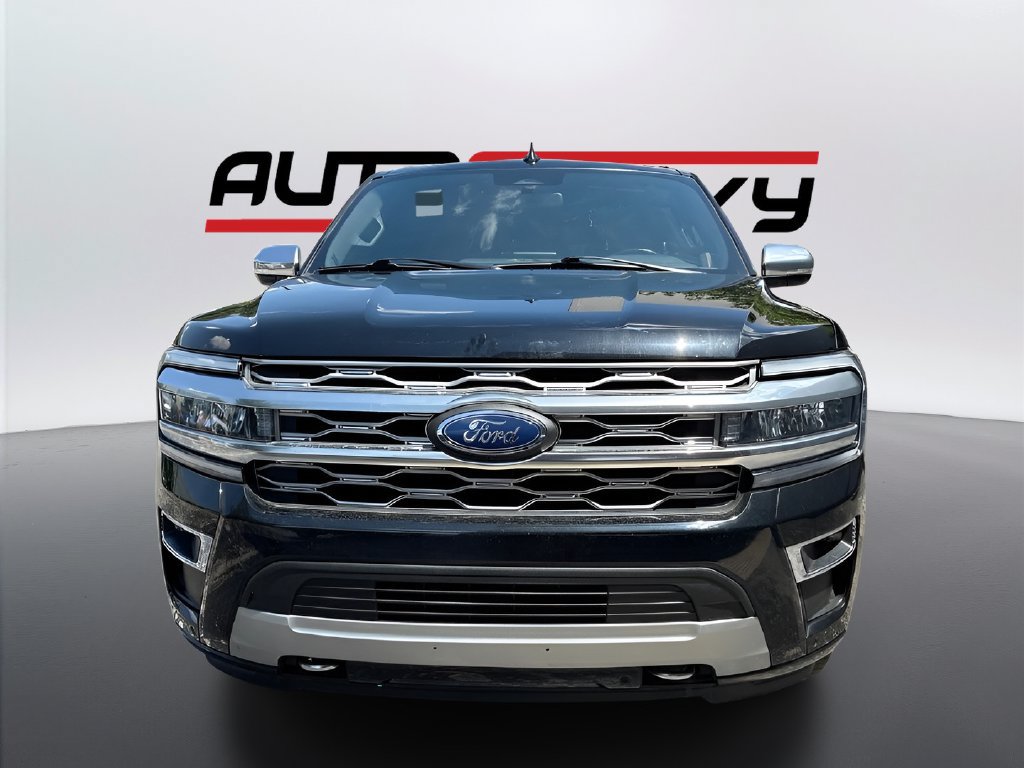 Used 2024 Ford Expedition Max Platinum AWD/4WD image 2