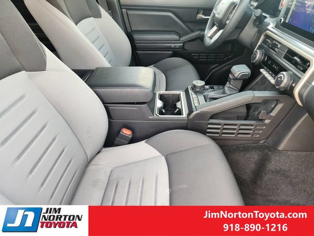 Used 2024 Toyota Tacoma TRD Off-Road AWD/4WD image 15
