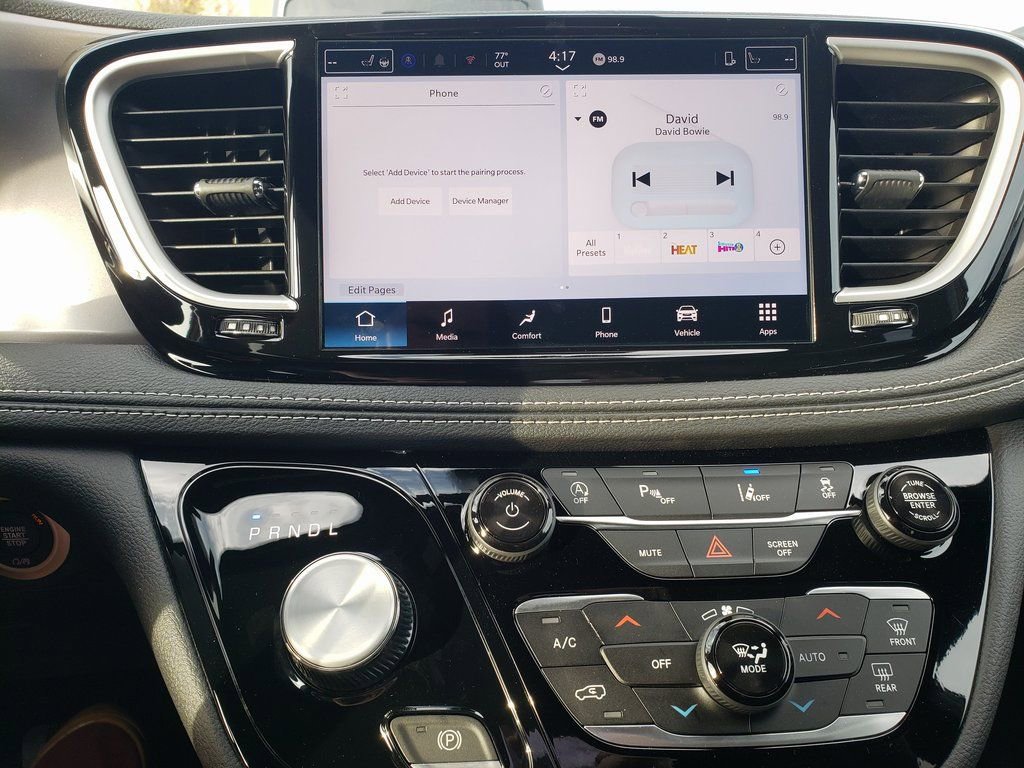 New 2026 Chrysler Pacifica Select image 17