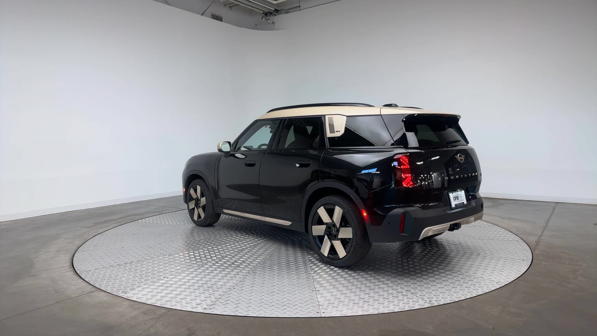 Certified 2026 MINI Cooper Countryman S w/ Comfort Package Max AWD/4WD image 9