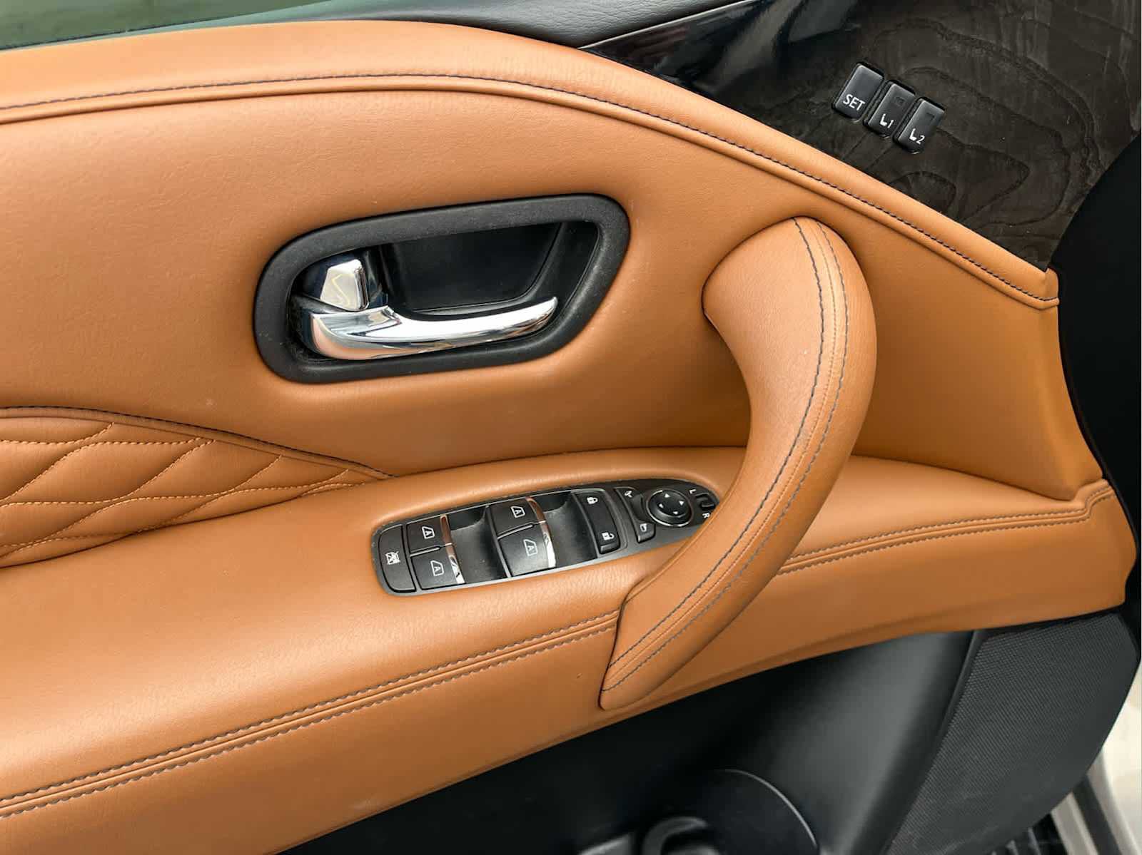 Used 2018 INFINITI QX80 4WD w/ Deluxe Technology Package image 24