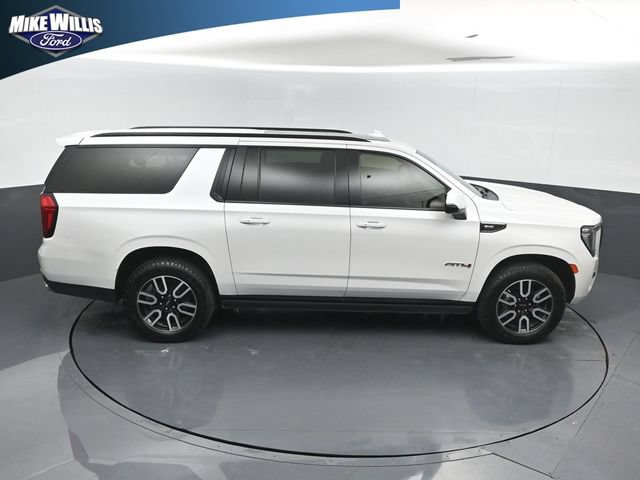 Used 2022 GMC Yukon XL AT4 AWD/4WD image 16